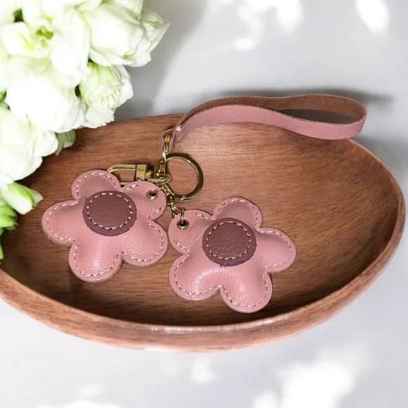 SET of 4 Floral Leather Bag Charms - Picture 3 of 11